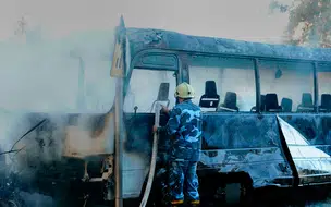 Explosão em ônibus militar deixa pelo menos 13 mortos na capital da Síria