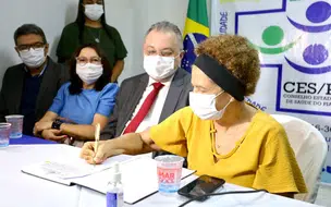 Vice-governadora empossa novos membros do Conselho Estadual de Saúde