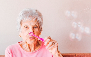 No dia do idoso, Semdec disponibiliza curso gratuito de cuidador de idosos