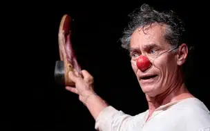 Chico Diaz encena peça sobre confinamento, lucidez e loucura em Teresina