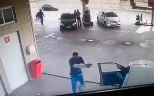 Vídeo flagra policial sendo baleado durante assalto em Teresina