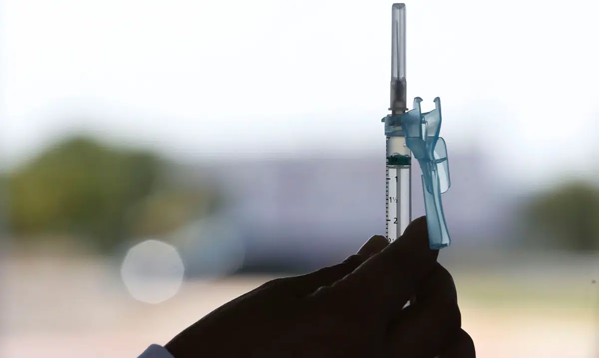 Vacinas contra covid-19 usadas no Brasil que aumentam a proteção contra o SARS-CoV-2 em quem já teve a doença
