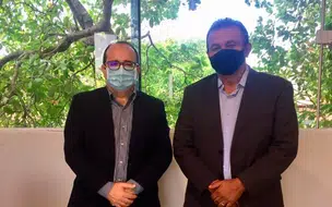 Entrega de van é tema de conversa entre Fábio Abreu e defensor-geral do Piauí