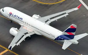 Avião retorna ao aeroporto em Teresina após colisão com pássaro