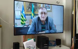 Mão Santa acompanhou imunização de professores do município em Parnaíba