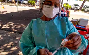 FMS fará 4 dias de drive thru para segunda dose em Teresina