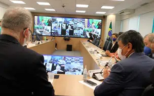 Governadores se reúnem com Queiroga para antecipação de segunda dose