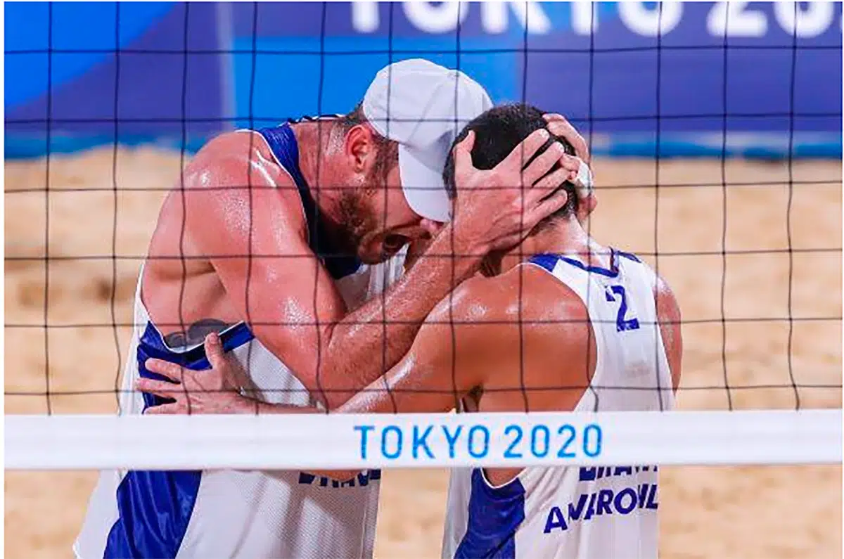 Brasil colocou mais uma dupla nas quartas de final do vôlei de praia olímpico