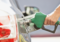 Governo cria subsídio de até R$ 0,89 para segurar preço da gasolina