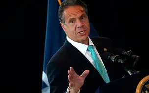 Governador de NY, Andrew Cuomo, renuncia em meio a denúncias de assédio