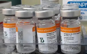 Ministério da Saúde recomenda suspensão da vacinação de adolescentes