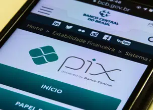 Pix por aproximação passa a mostrar saldo antes do pagamento