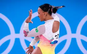 Rebeca Andrade encerra sua participação em Tóquio com ouro e prata