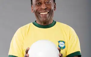 Rei do futebol, Pelé tem piora e retorna a UTI em São Paulo