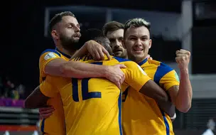 Brasil goleia Panamá e garante liderança do grupo D