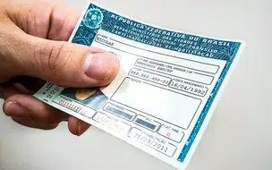 Lula aprova proposta para tornar a CNH mais barata e ampliar acesso à habilitação