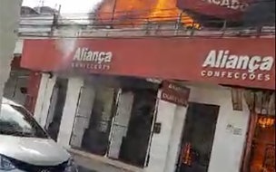 Incêndio de grande proporção no centro de Teresina Destrói lojas