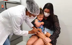 FMS faz busca ativa para atualização da carteira de vacinação de crianças