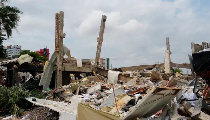 Predio completamente destruído