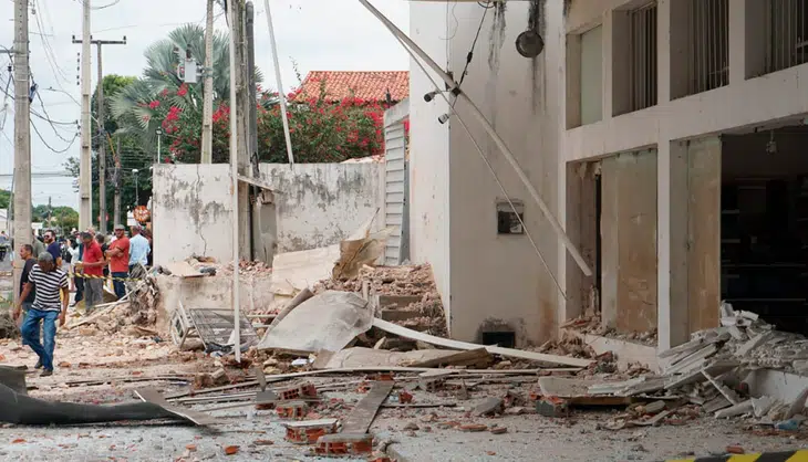 Prédio na frente do local da explosão