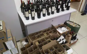 Polícia civil apreende 500 garrafas de vinho comercializados ilegalmente no PI