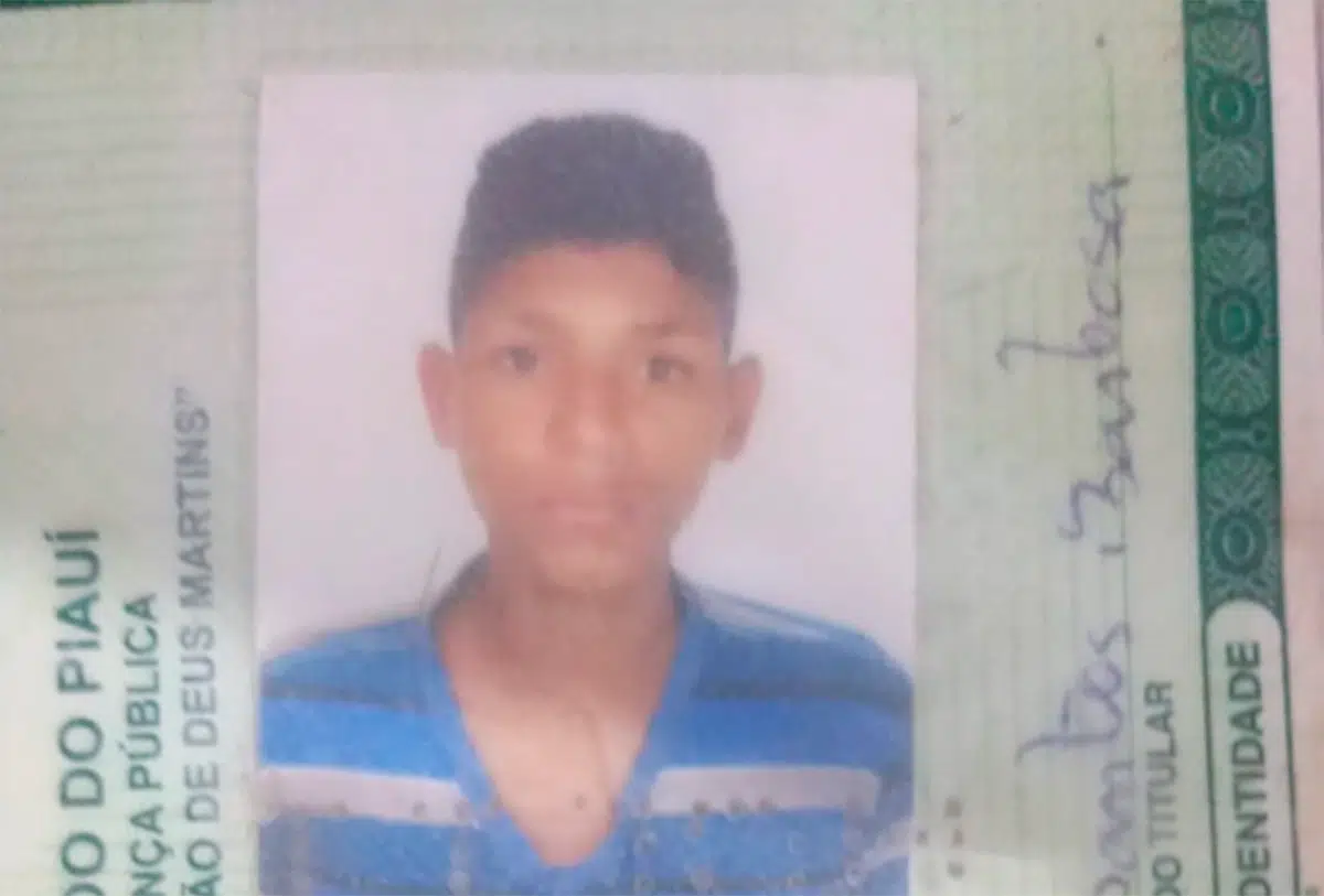 João Victor morreu no hospital após ser baleado em casa no Parque Brasil