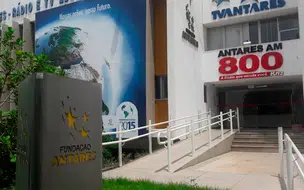 Bandidos invadem emissora, fazem arrastão e mantém funcionários reféns em THE