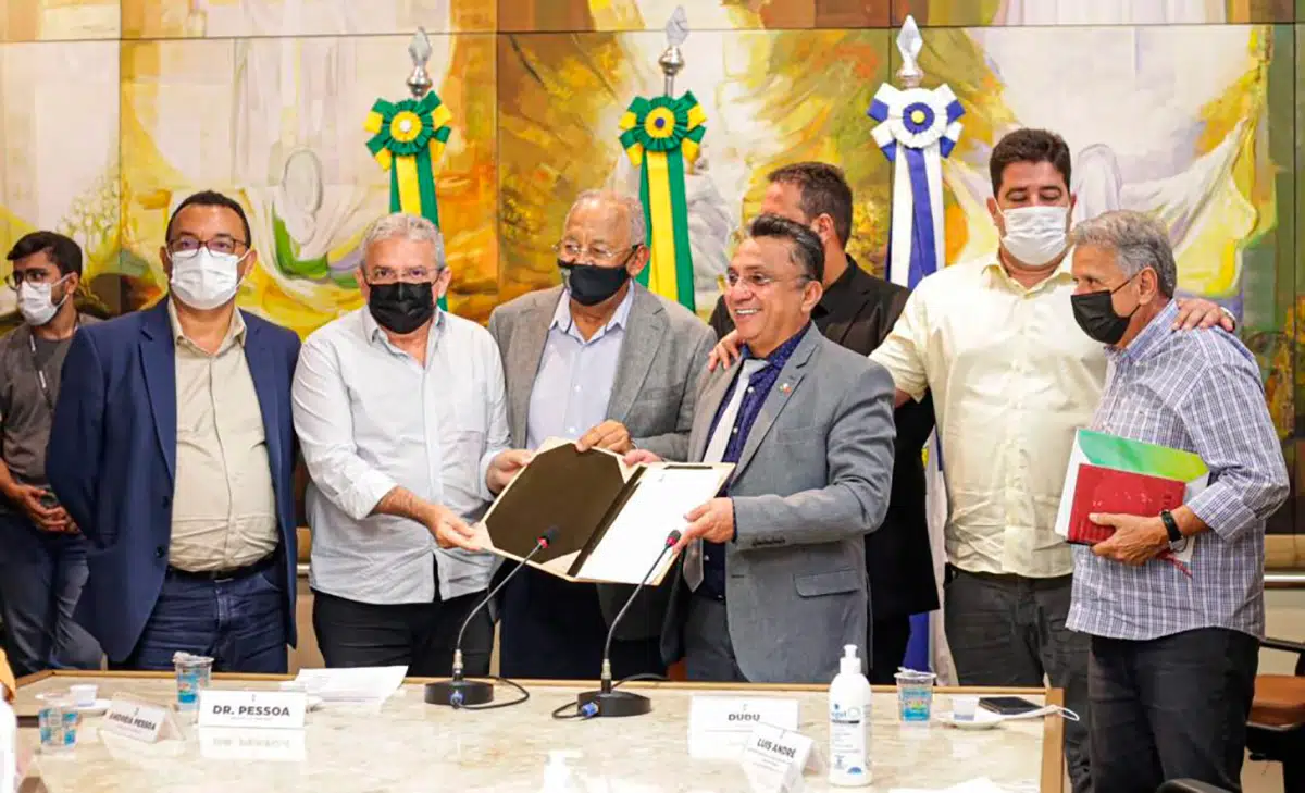 Vereador Dudu autor da lei e Prefeito de Teresina Dr Pessoa
