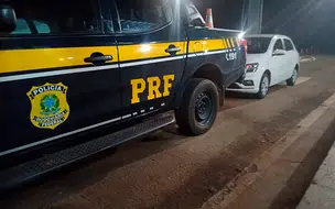 Homem é preso pela PRF com carro roubado e placa clonada na BR 343
