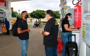 Procon PI autua postos de combustíveis por preços abusivos em Teresina