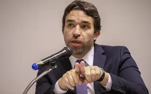 CCJ e Administração aprovam projeto de reajuste dos professores