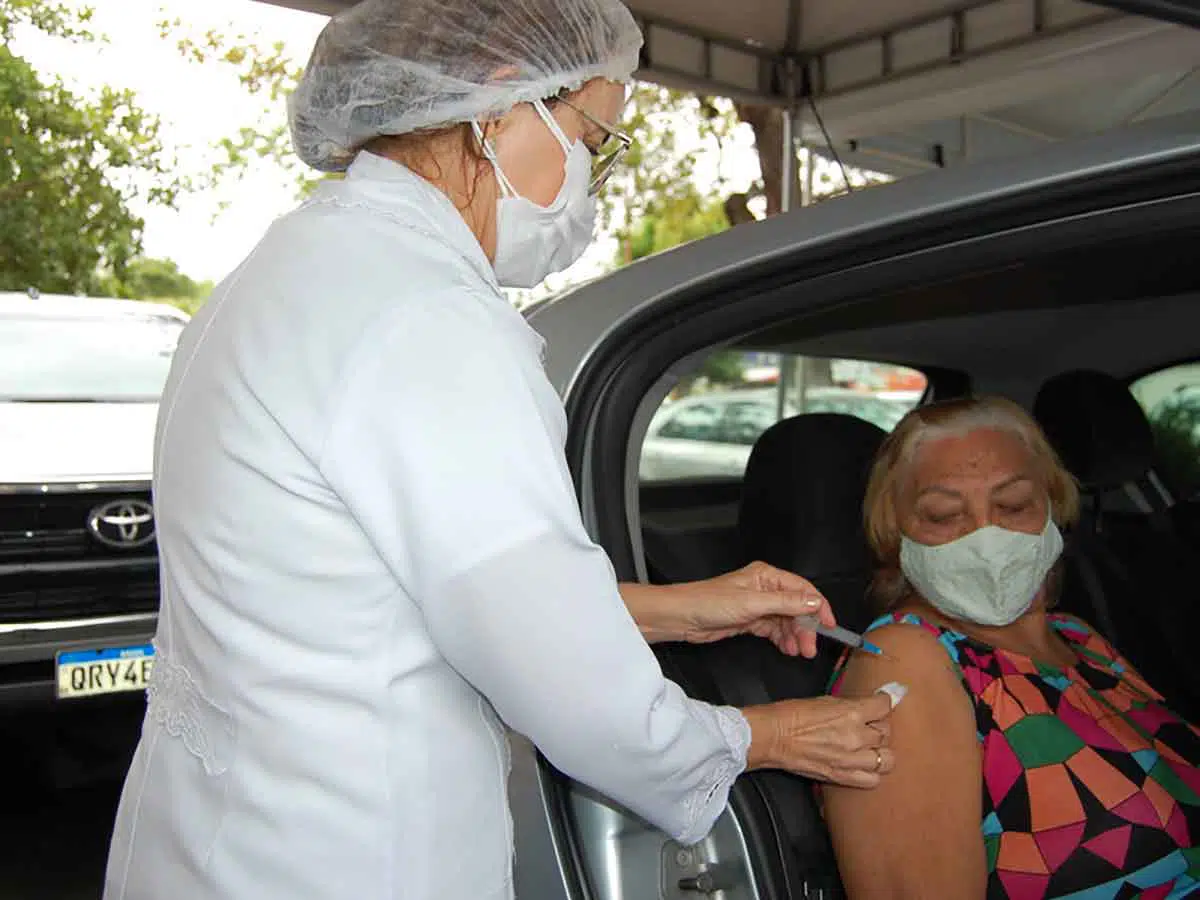 Teresina inicia amanhã, 25, a aplicação da 4ª dose da vacina Covid para idosos de 80 anos ou mais