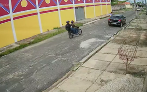 Câmeras de segurança registram roubo de carro na zona sul de Teresina