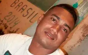 Homem alvejado na porta de casa morre no HUT
