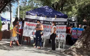 Professores municipais suspendem greve em Teresina após mais de 200 dias