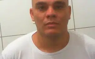 Polícia civil divulga foto de suspeito de atirar em policial no Lourival Parente