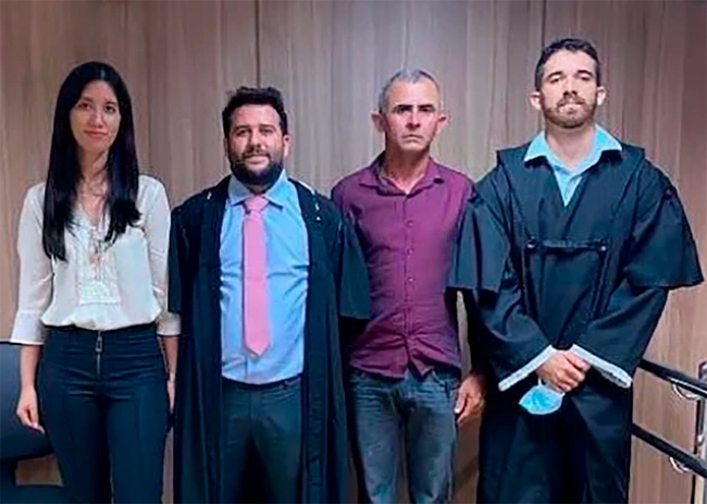 Franquinaldo (terceiro da esquerda para a direita) foi absolvido por matar o agressor de seu pai