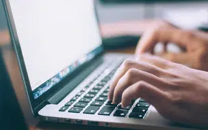 Mais de 80% dos domicílios no Piauí usaram internet em casa em 2021, diz estudo