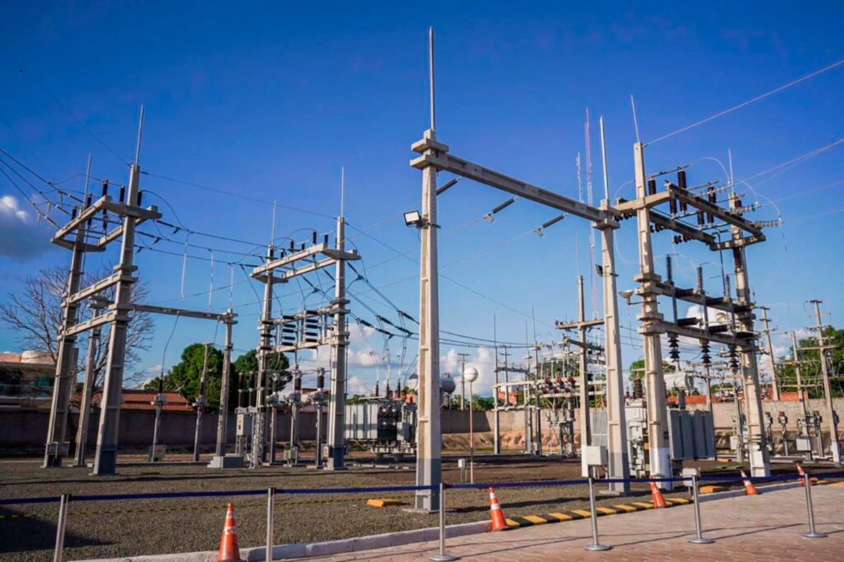 A Subestação Pedro II teve sua potência triplicada de 6,5 para 20/26,6 MVA e conta com o que há de mais moderno no sistema elétrico