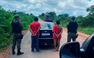 Casal é preso com carro roubado na zona rural de Teresina