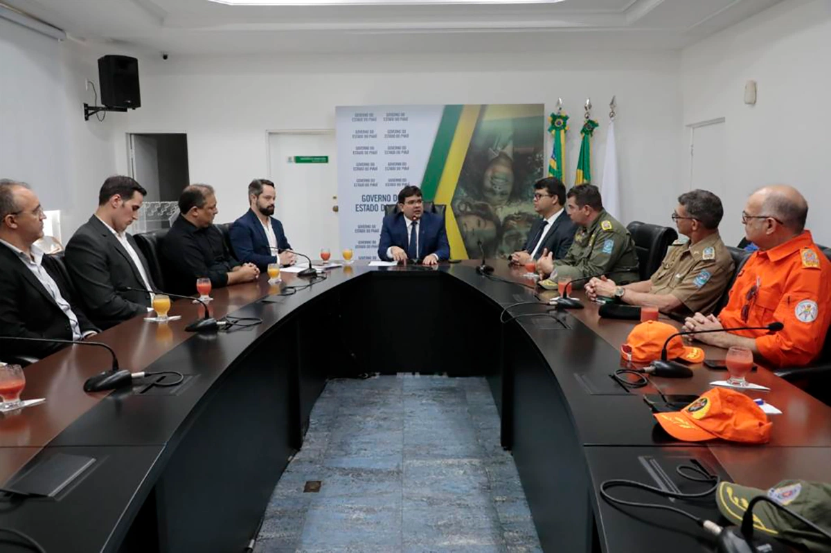 Governador realiza primeira reunião com as forças de segurança do Estado