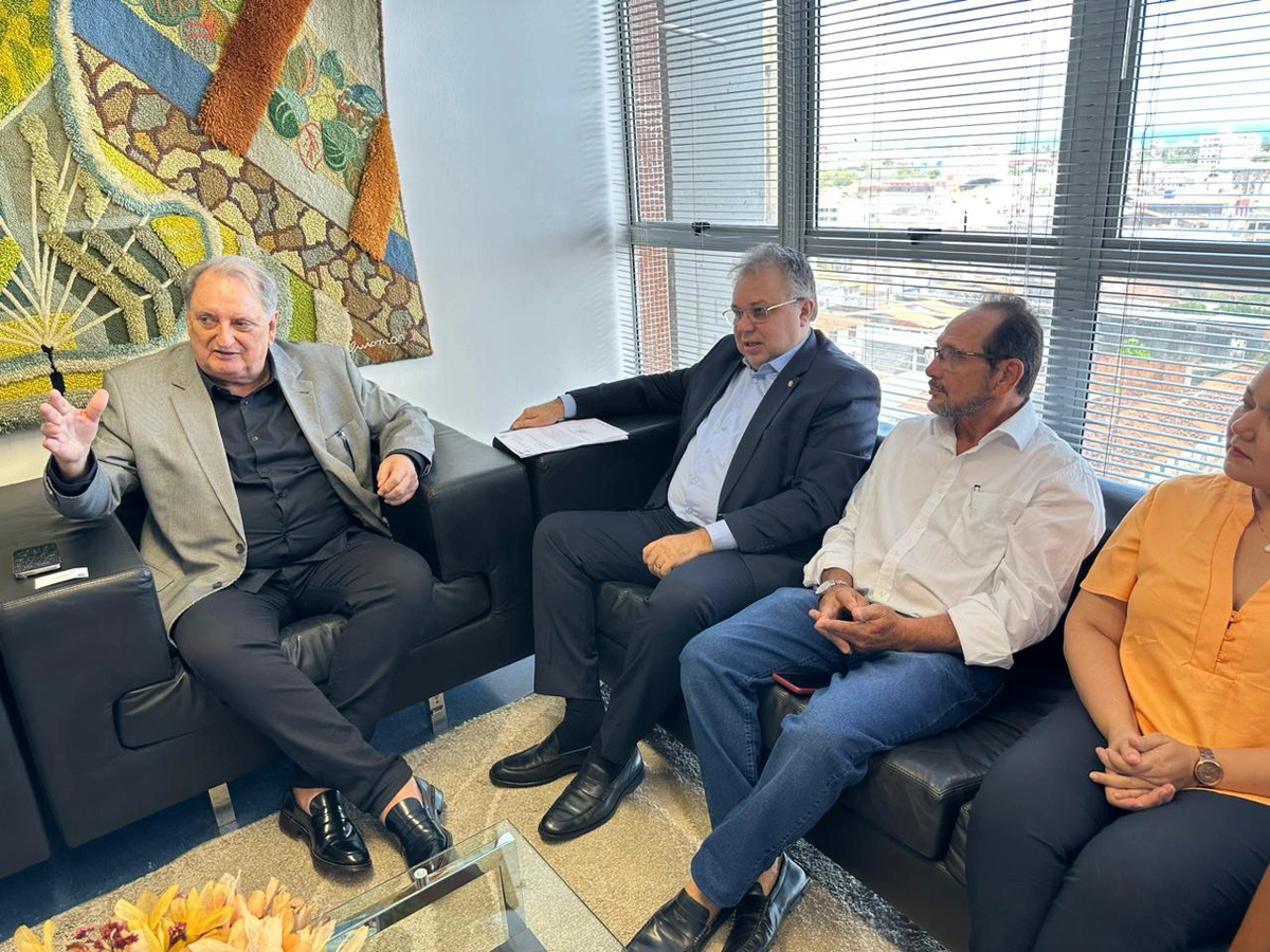 Em Fortaleza, Florentino pede ao DNOCS a conclusão do Projeto dos Tabuleiros Litorâneos
