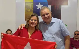 Flaviana Veras se filia ao PT de Parnaíba