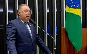 Florentino estreia na tribuna da Câmara defendendo Funasa