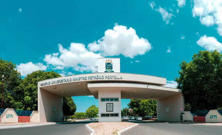 Servidores da UFPI e UFDPar iniciam greve por tempo indeterminado