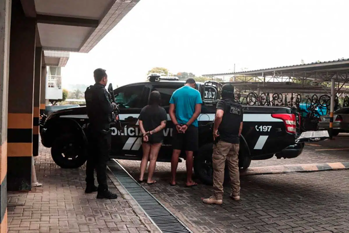 Foram cumpridos 22 mandados de prisão, até o momento 17 pessoas foram presas;