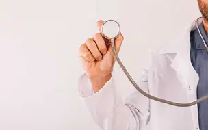 Brasil relança o programa Mais Médicos