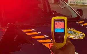 PRF prende duas pessoas por embriaguez ao volante na BR 343