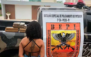 Mulher é presa em flagrante pela PM transportando drogas de Oeiras para Picos