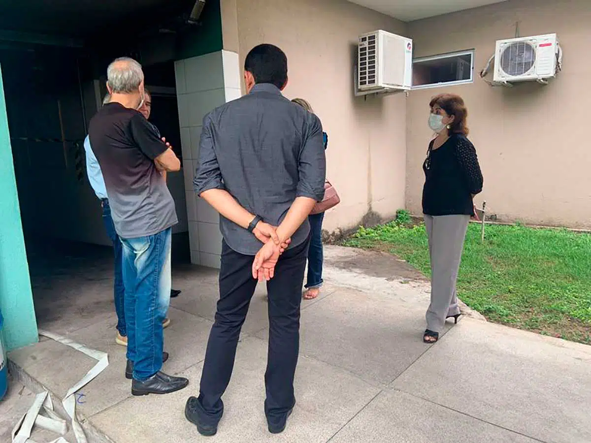 Presidente da FMS e engenheiros realizam visita ao Hospital Alberto Neto, no bairro Dirceu